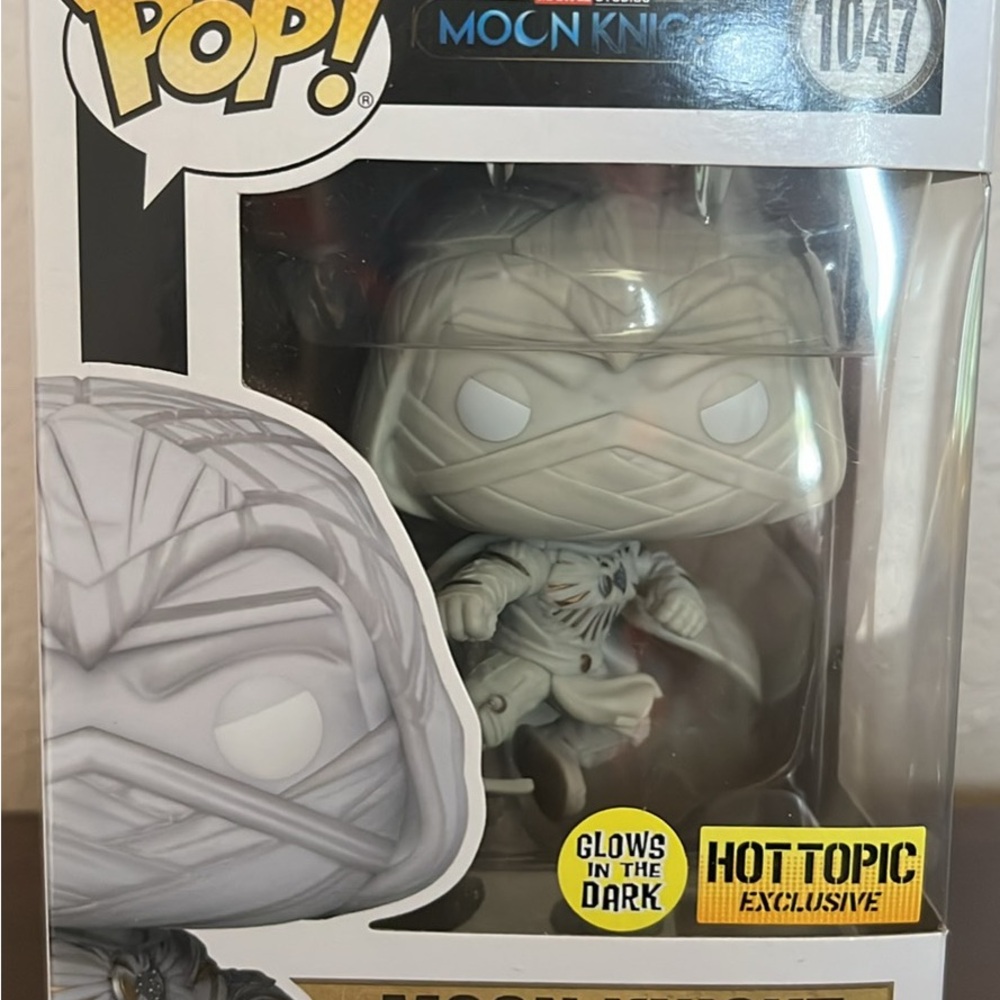 Funko Pop Moon Knight White Glow Figure